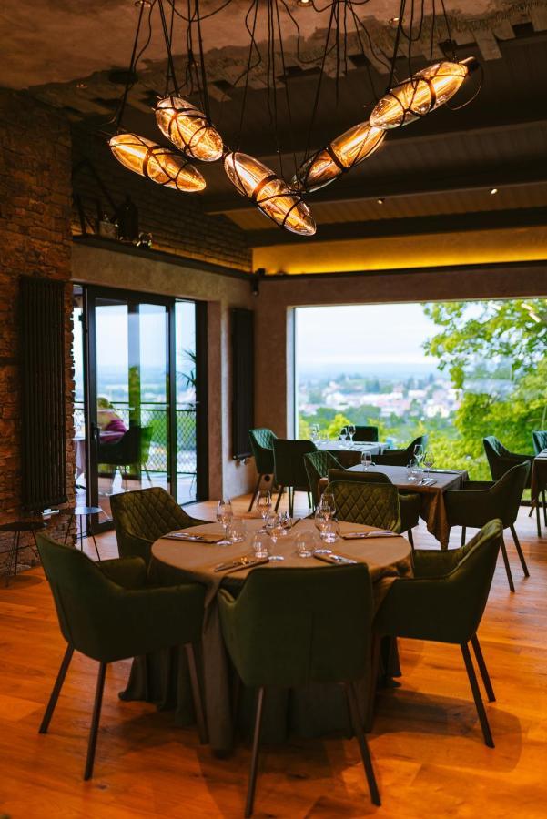 Restaurant a Pension u Hradu Šternberk Extérieur photo